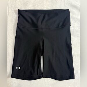 Under Armour Heat Gear Women's Black Bike Shorts in Size Medium EUC